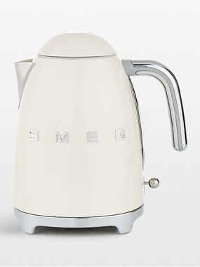SMEG 7 cup Tea Kettle cream